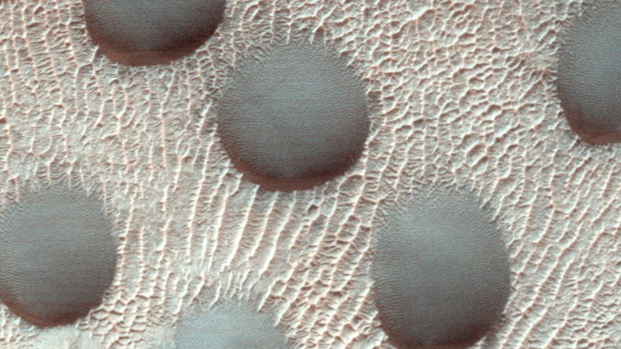 Furcsa képződményeket talált a Mars felszínén a NASA – fotók