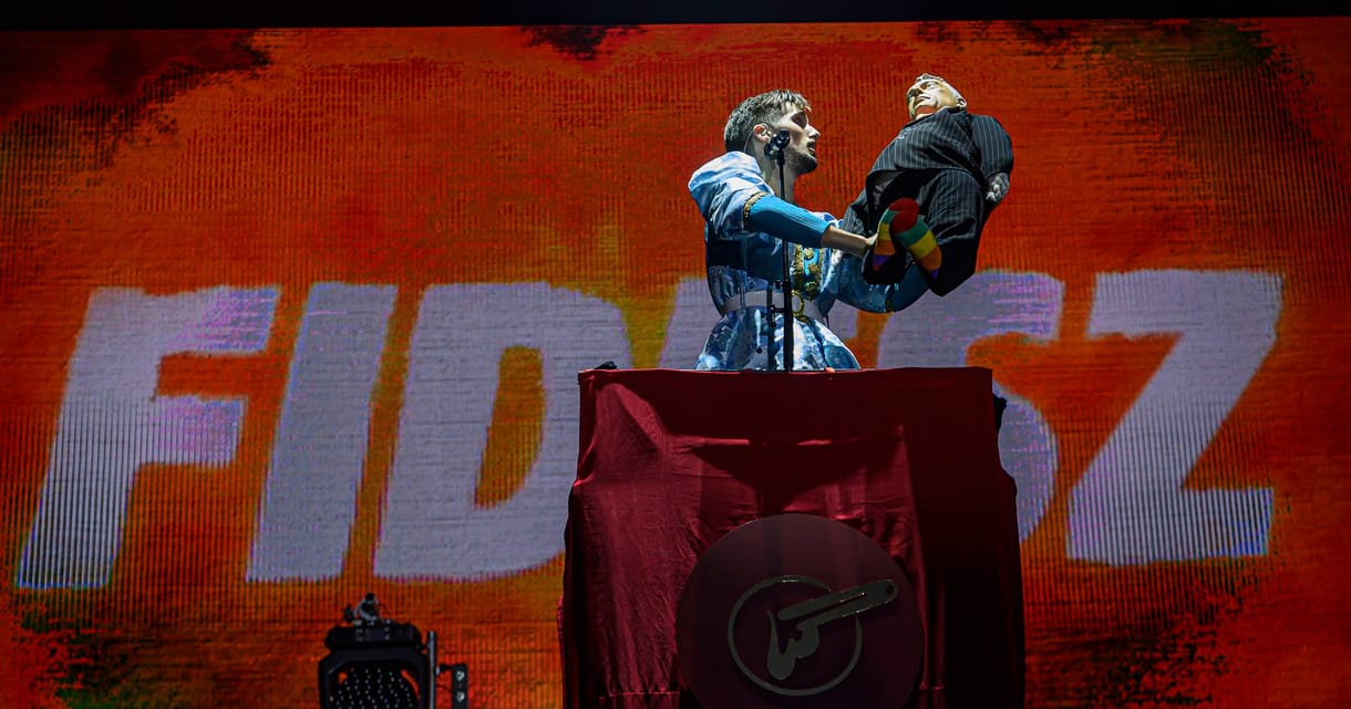 Zúgott a „mocskos Fidesz!” Krúbi szigetes koncertjén - videó