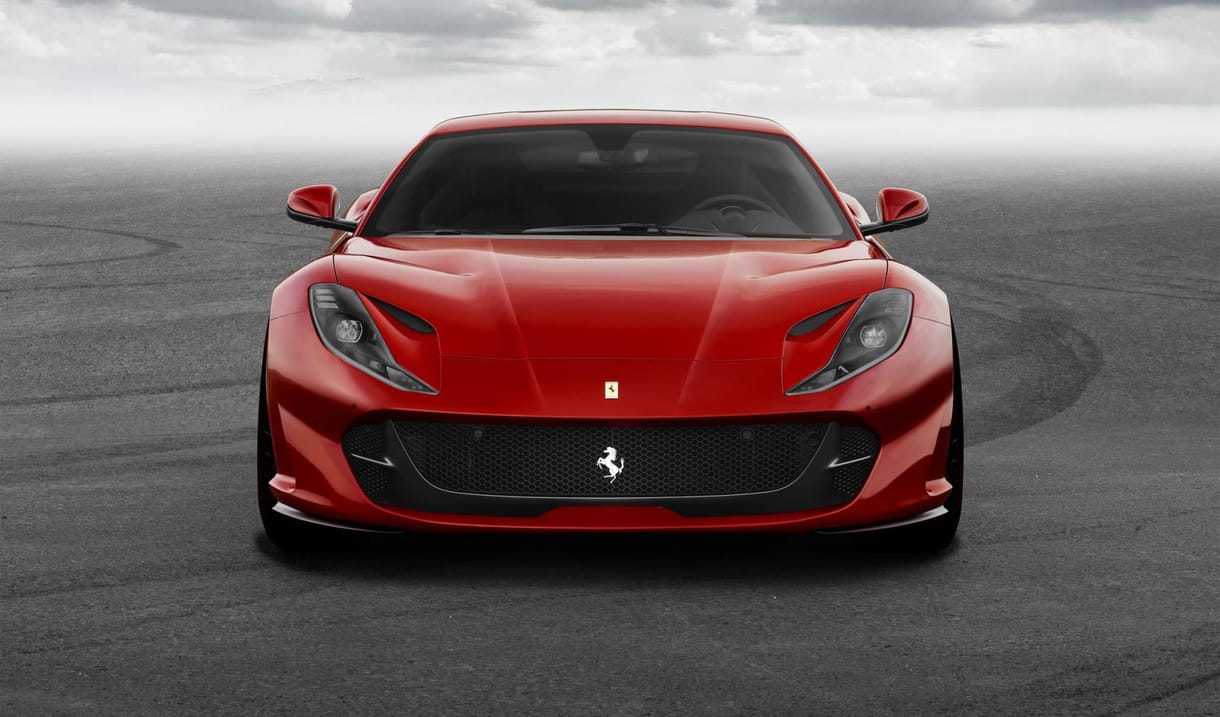 Egy csodás, 800 lóerős újdonsággal búcsúzhat egy korszaktól a Ferrari