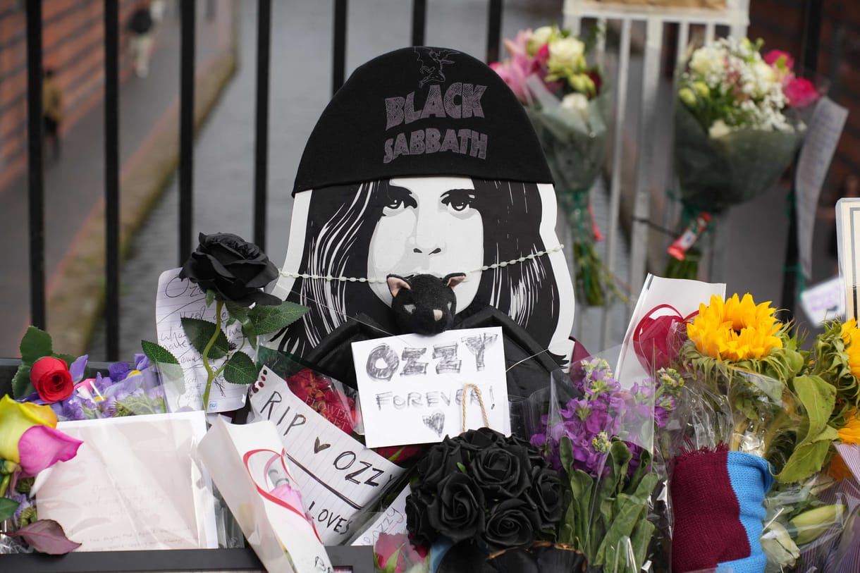 „Ha tiszta és józan lettem volna, nem lennék Ozzy” – Jön Ozzy Osbourne új, „cenzúrázatlan” önéletrajzi könyve