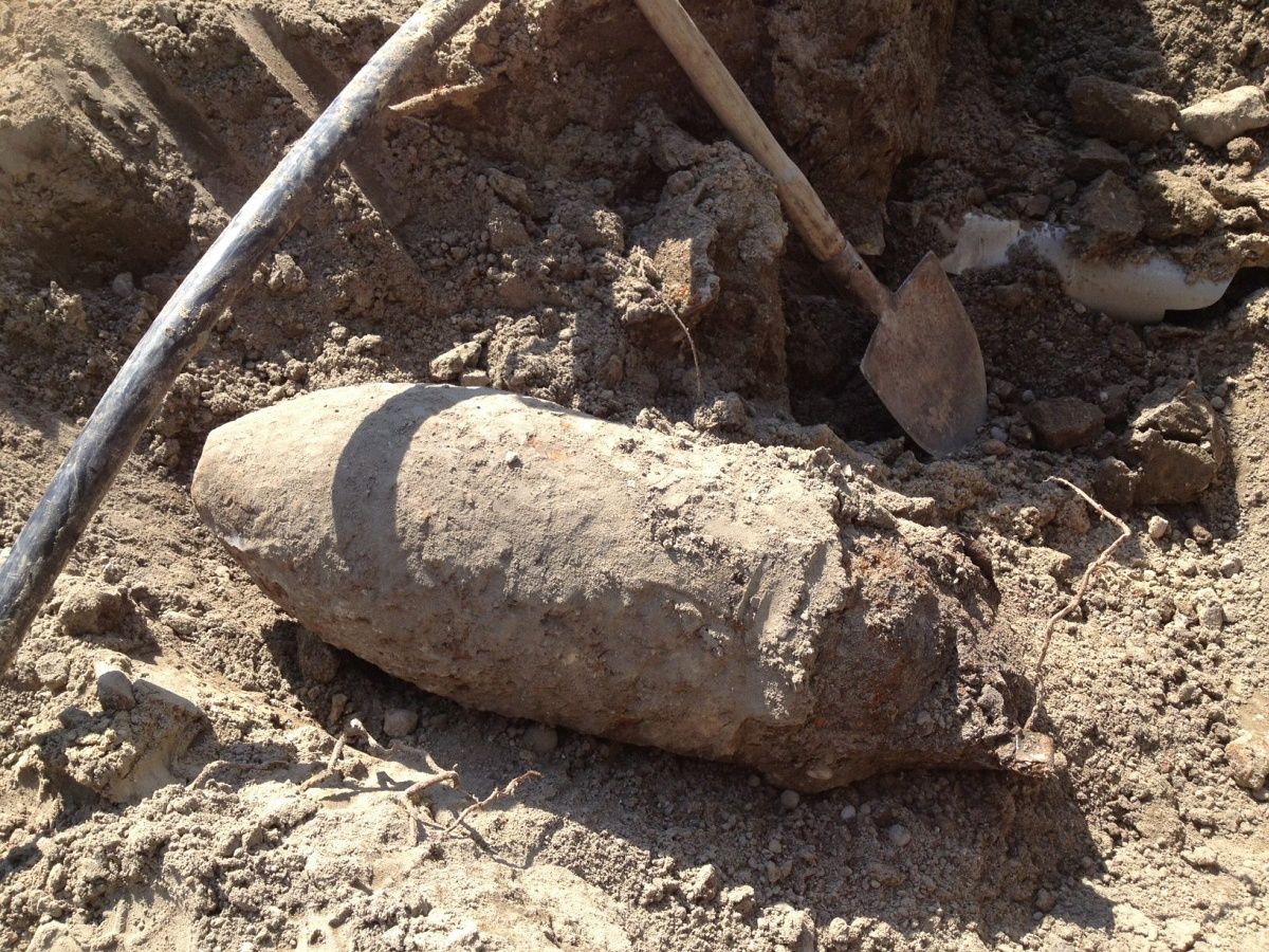 Újabb bombát találtak Budapesten - lezárják és kiürítik a Bozsik Stadion környékét