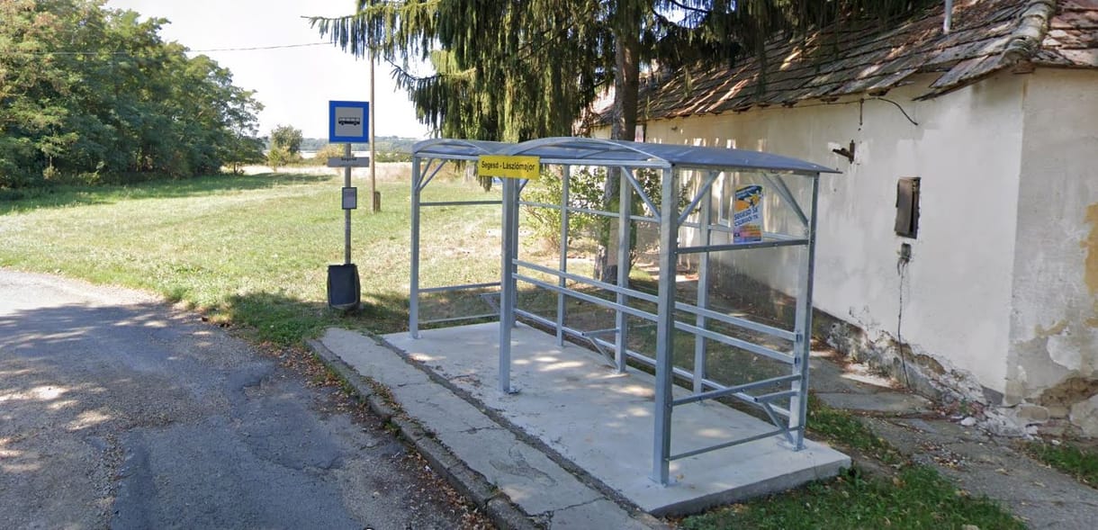 Más lett a polgármester, eltűnt a kampány alatt épült buszmegálló Segesden