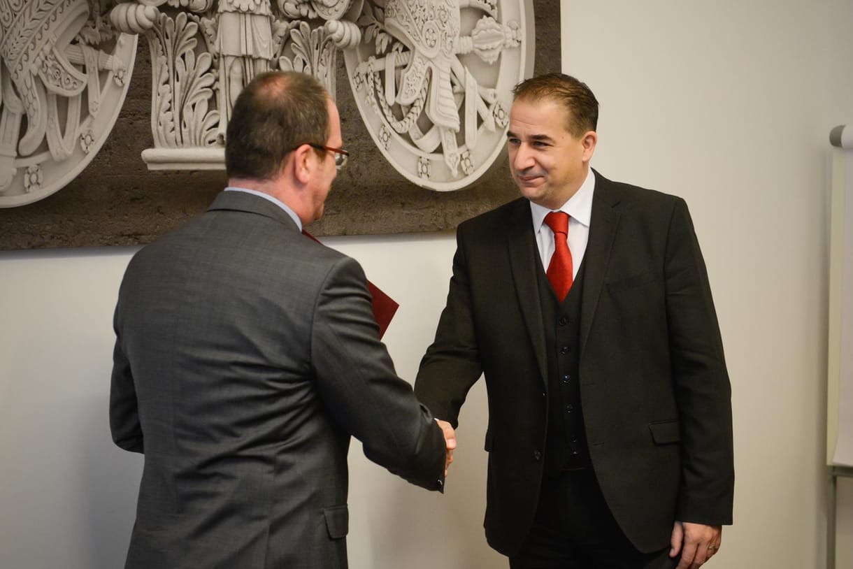 Orbán nemzetbiztonsági főtanácsadója mellett folytatja a Rogán-féle szuper-titkosszolgálat vezetője