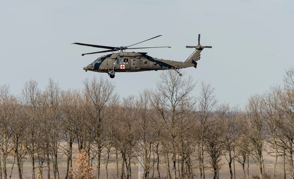 Összeütközött, majd lezuhant két Blackhawk egy amerikai katonai bázison