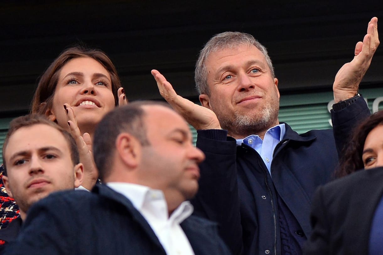 Roman Abramovics eladja a Chelsea-t