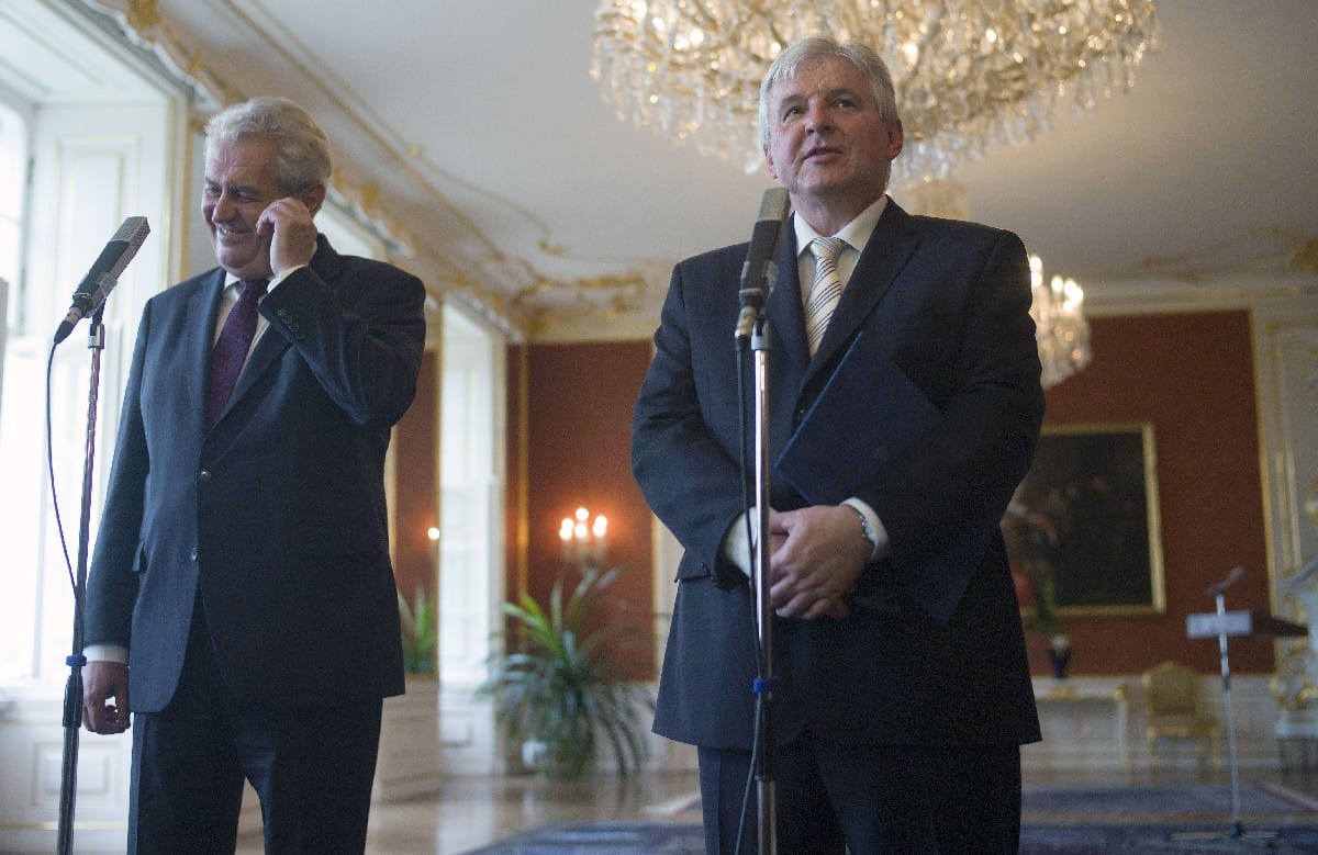 Válság Csehországban: lemond a szakértői kormány feje