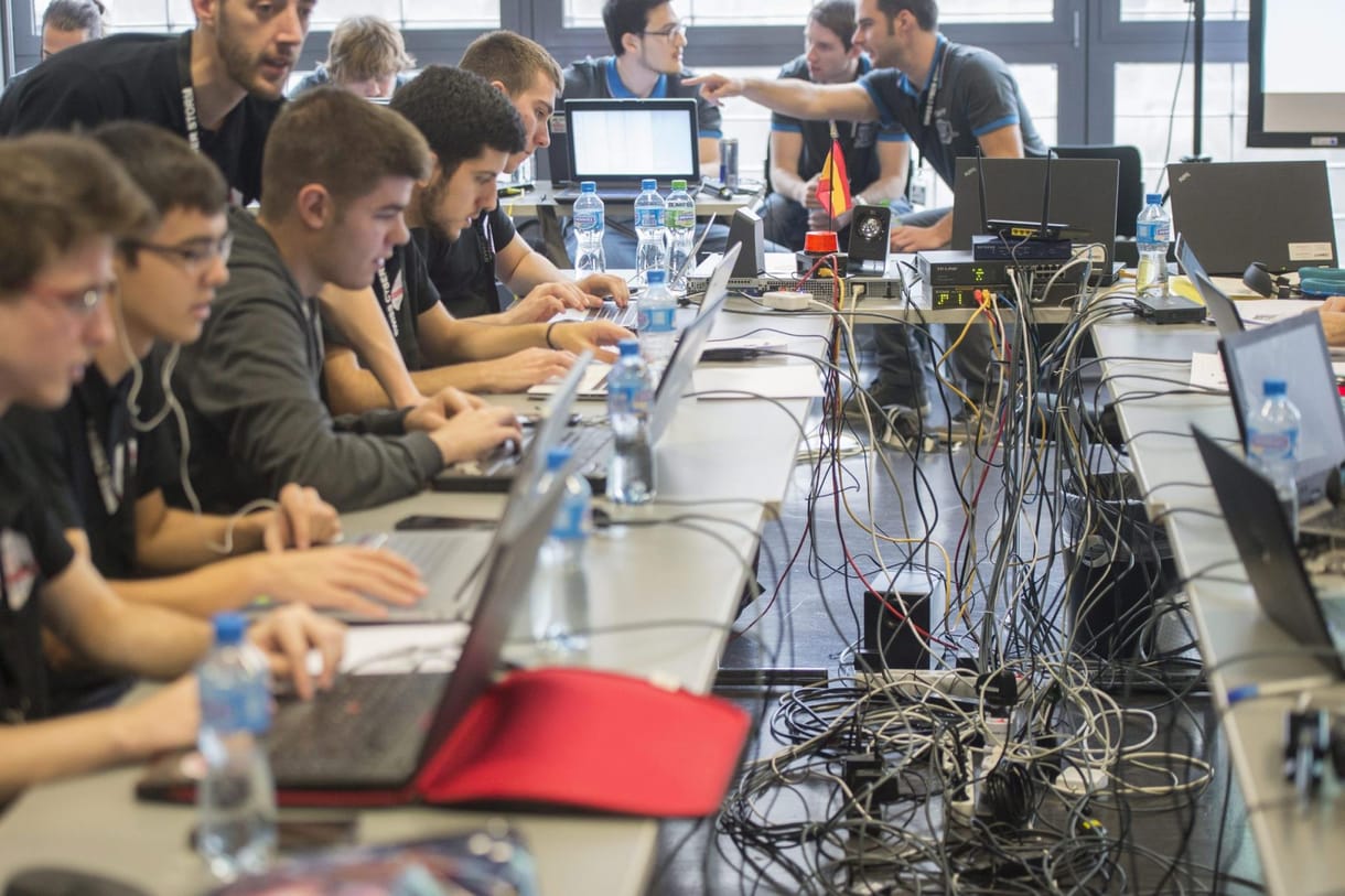 Egy ország sincs az EU-ban, ahol kevesebb nő megy informatikusnak, mint itt