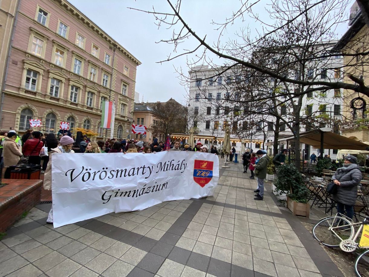 A Vörösmarty Mihály Gimnázium diákjai is tiltakoztak