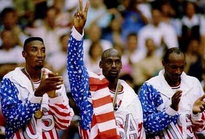 A legendás Michael Jordan beszólt LeBron Jamesnek