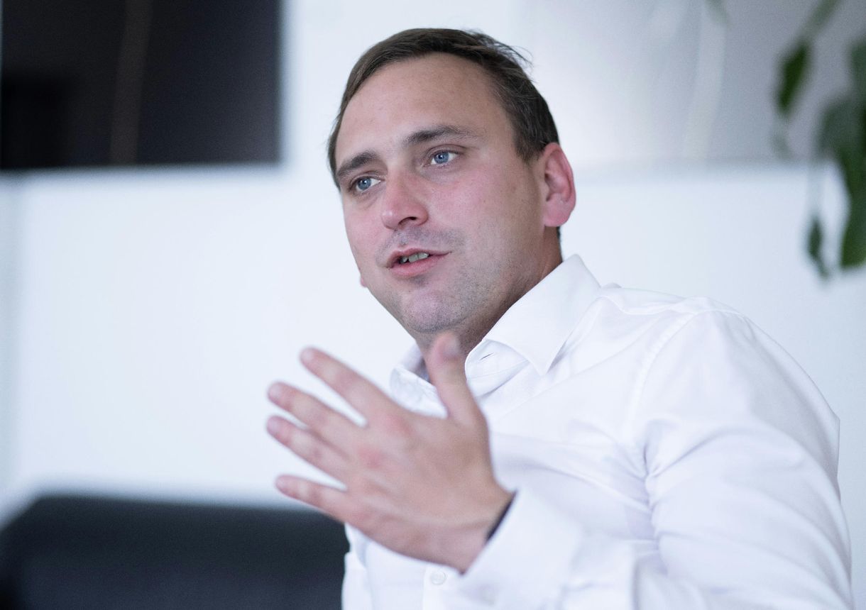 Őrsi Gergely hiányolja a főváros fellépését a Szabadság-szoborra kerülő kereszttel szemben