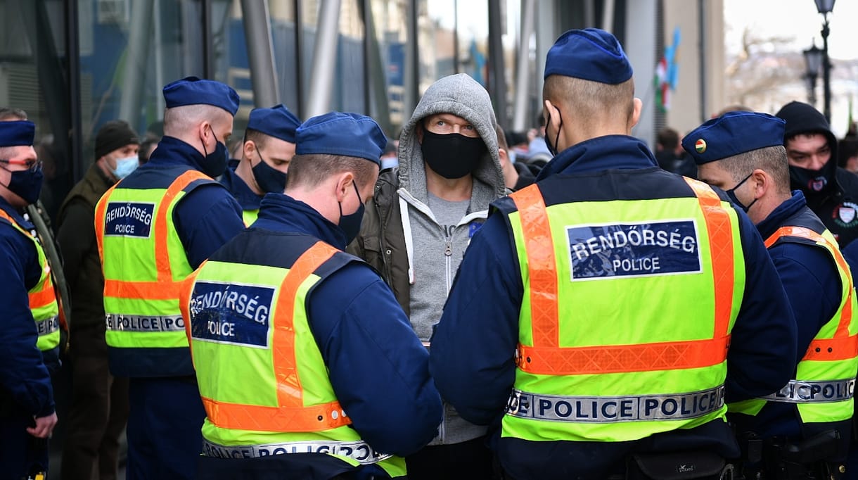 Milliós büntetést szabott ki a rendőrség a március 15-i illegális tüntetések miatt