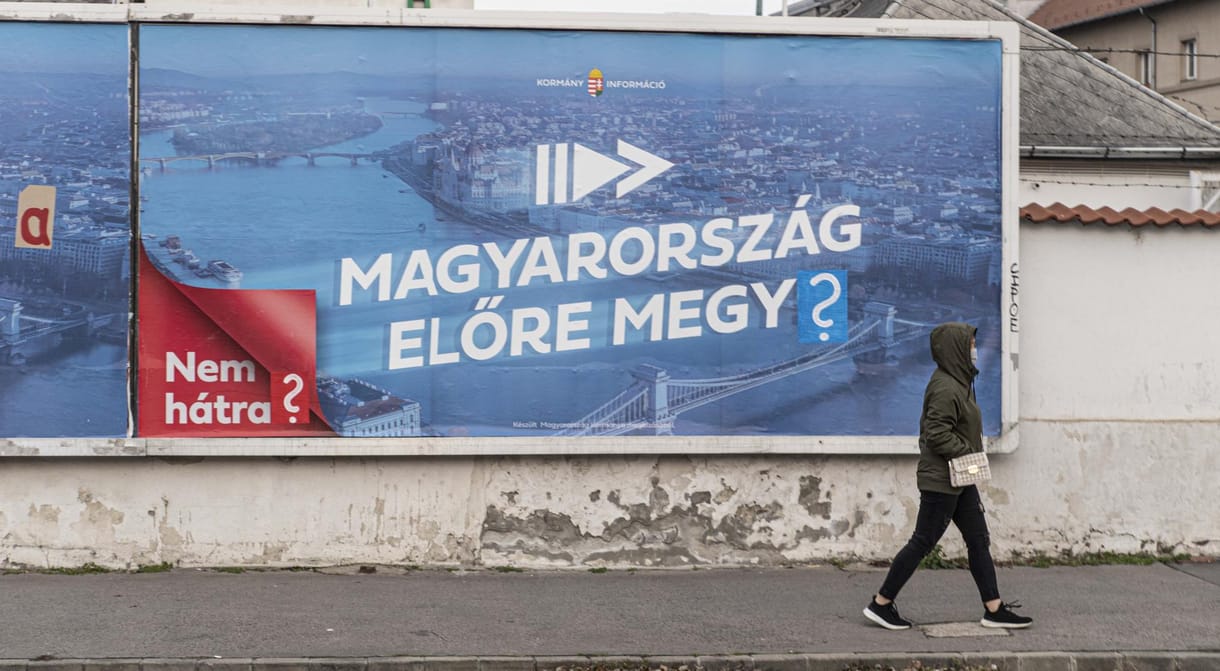 Közel húszmilliárd forintból tolta meg Rogán minisztériuma a kampányt