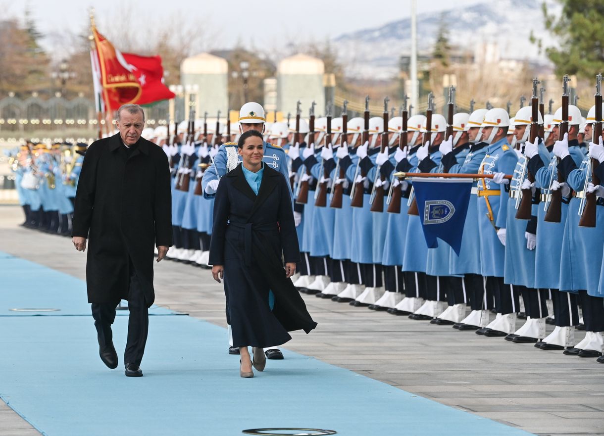Novák Katalin Ankarában: Olyan béketerv kell, ami nem jár Oroszország győzelmével