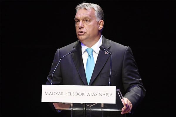 Orbán segítséget ígért a rossz költségvetési helyzetbe jutott Pécsnek