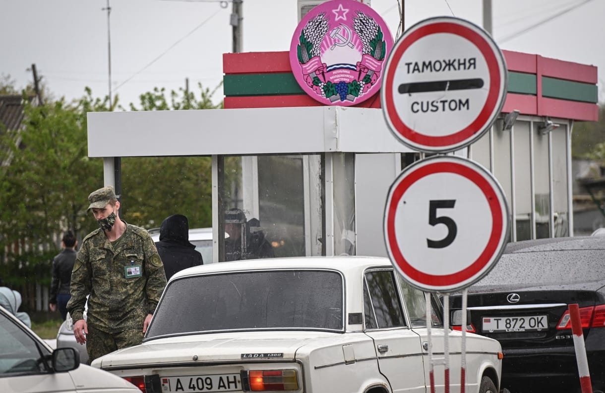 Ukrajna megerősíti a transznisztriai határt a robbanások után