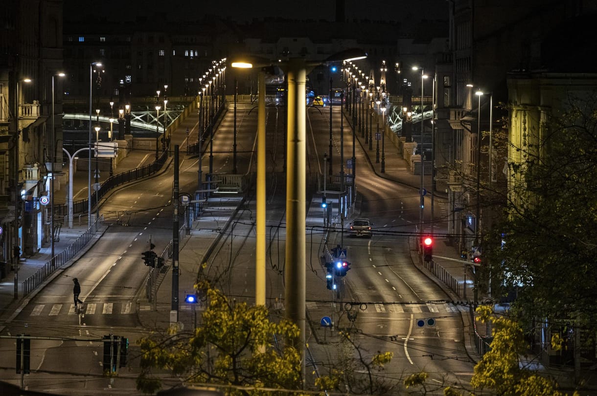 Hivatalos: ma még haza kell érnie 10-re, holnap már nem