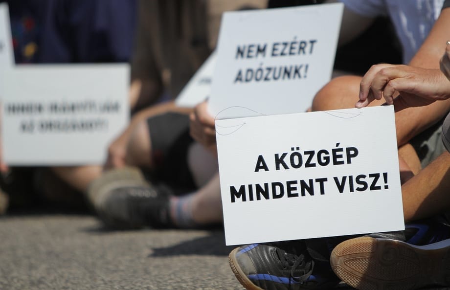 Közgép-Strabag-vizsgálóbizottságot követel az LMP