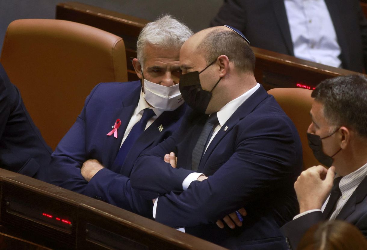 Az izraeli kényszerkoalíció példát mutat a magyar ellenzéknek