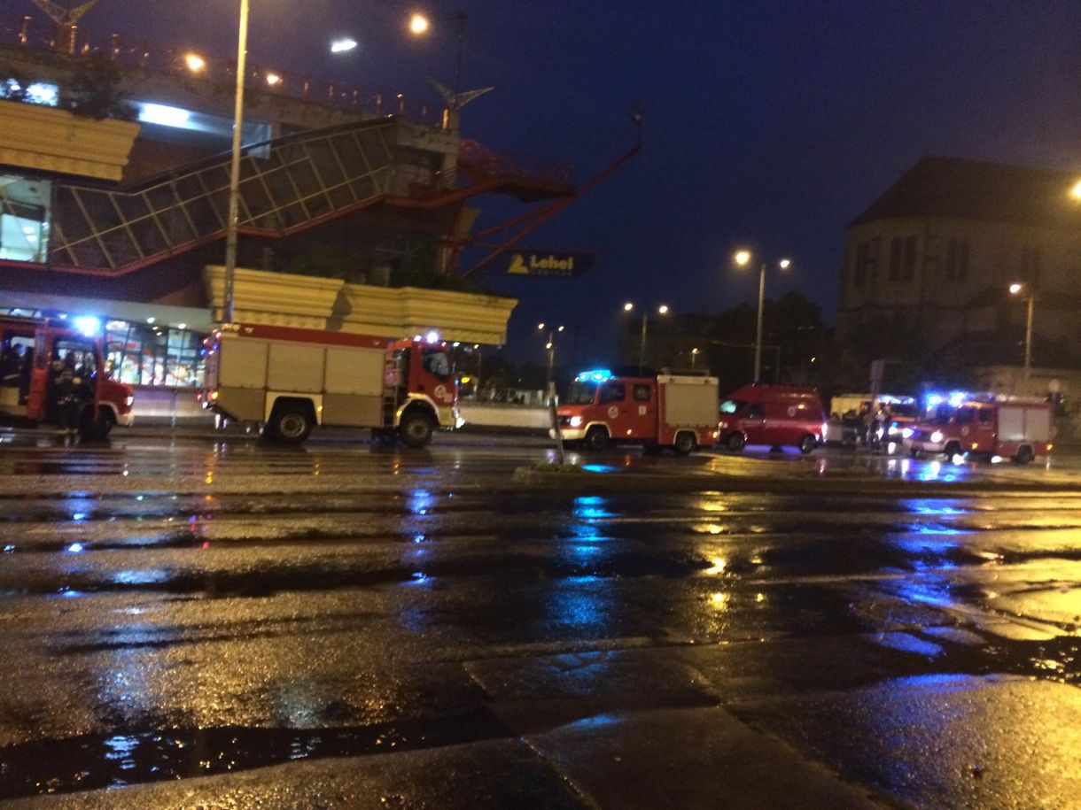 Megint füstölt egy kocsi, nem járt egy szakaszon a 3-as metró