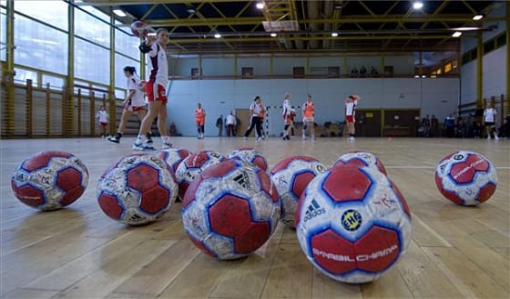 Végrehajtás indult két első osztályú kéziklub ellen