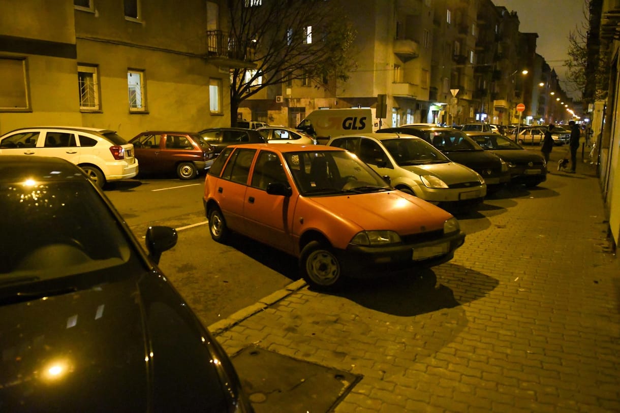 Lakásonként maximum két kocsira adnak parkolási engedélyt a XIII. kerületben