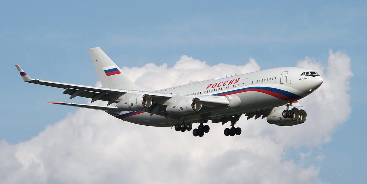 Videó: Ezzel a repülővel jön Putyin, ilyen belülről az orosz Air Force One