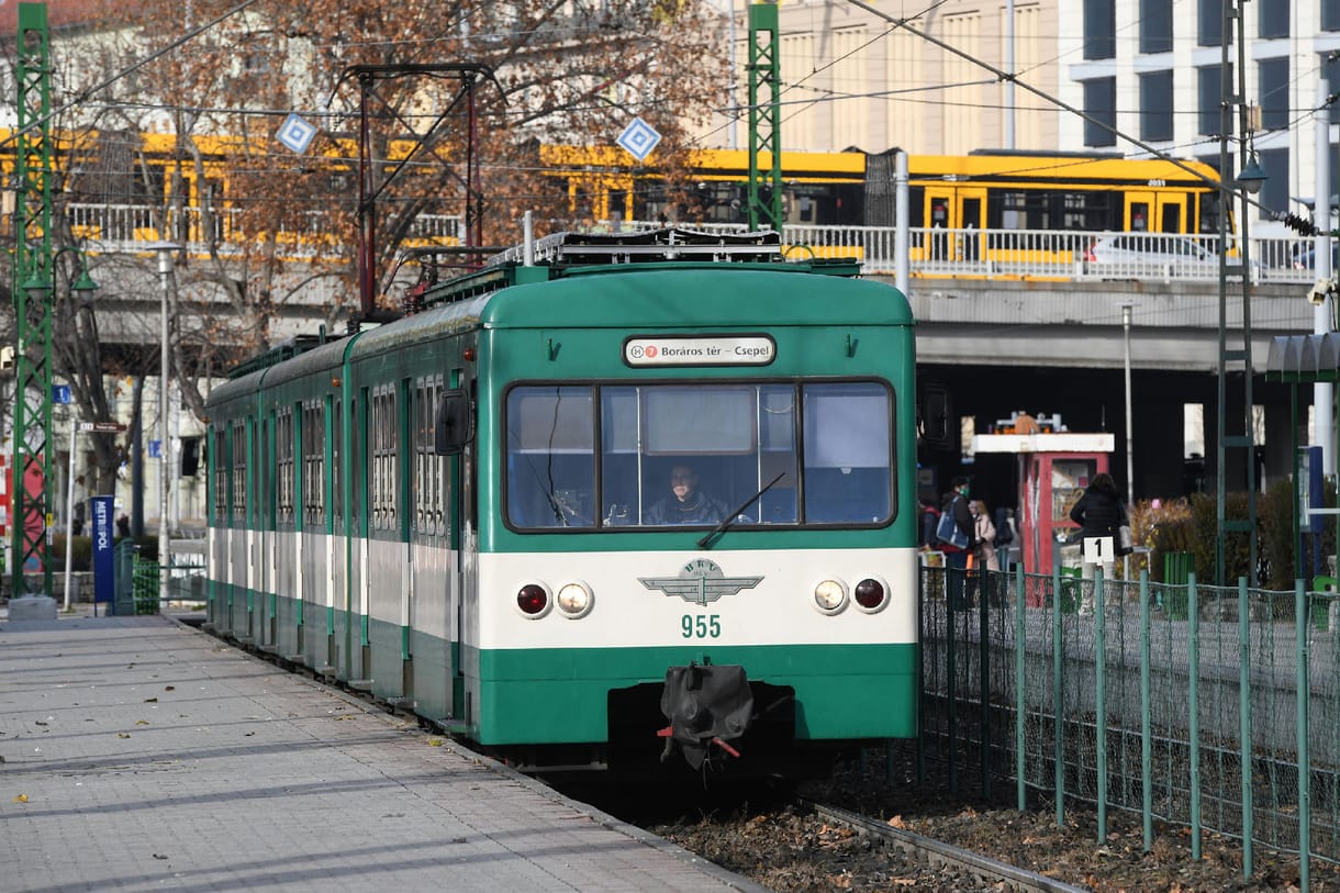 A HÉV járatritkítási tervének botránya után kirúgták a MÁV-HÉV vezérigazgatóját