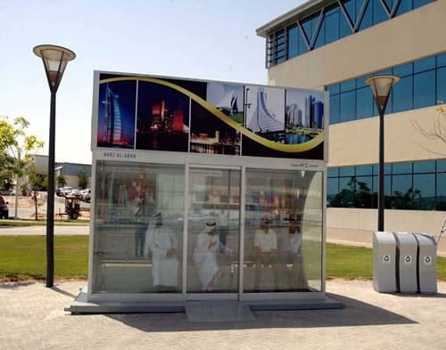 Luxus buszmegálló Dubajban 