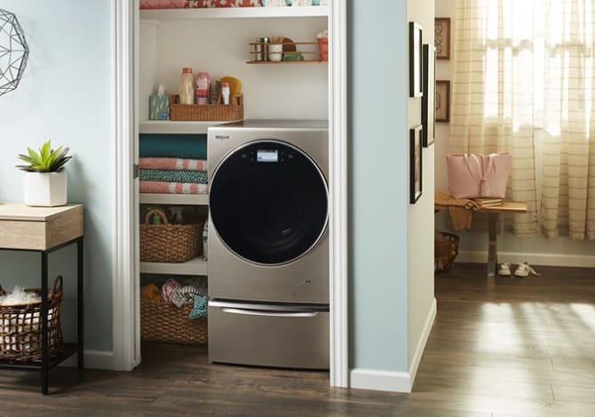 A Whirlpool idén újít: akár az órájával is indíthatja majd otthon a mosógépét