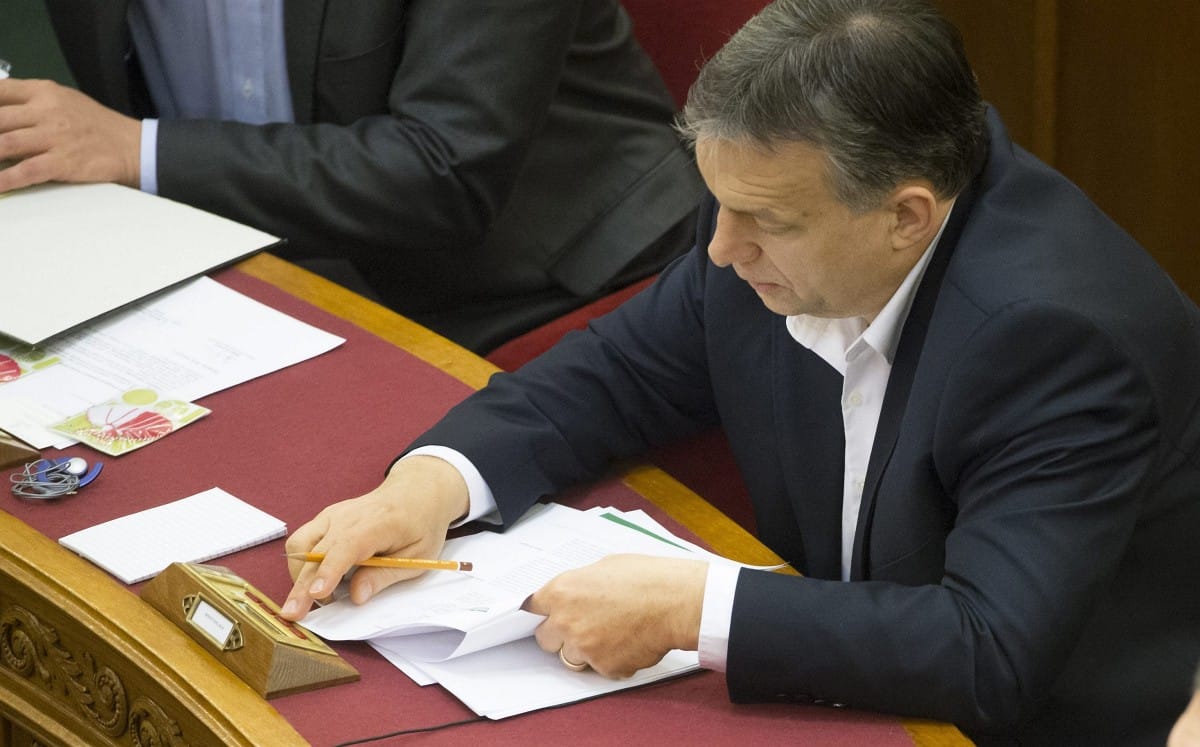Orbán reagált Simicska ügynöközésére