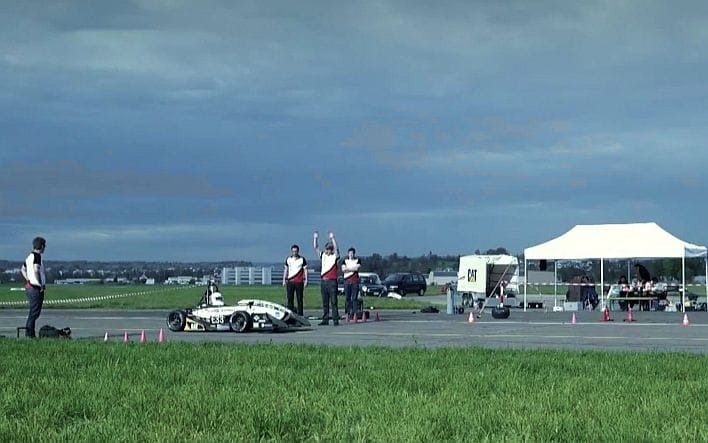 Videó: 30 méter alatt van százon a lefürgébb elektromos autó