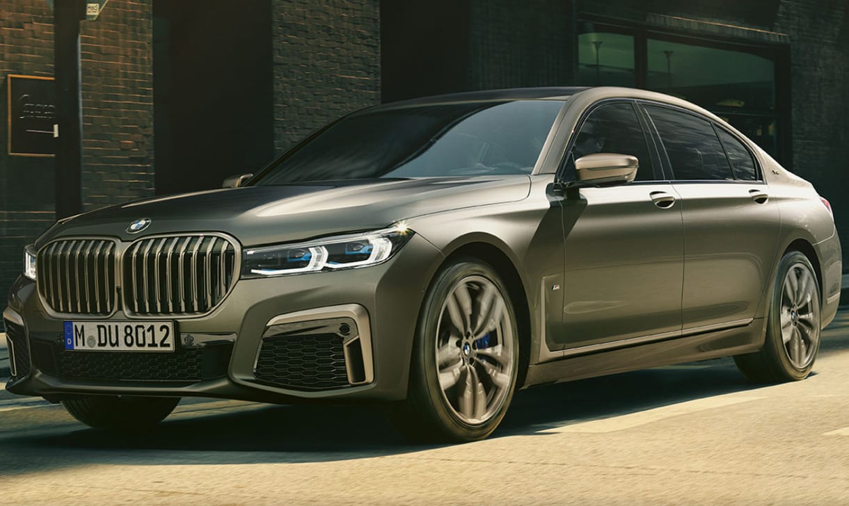 Videó: így gyorsul a BMW új biturbó V12-es 7-es limuzinja