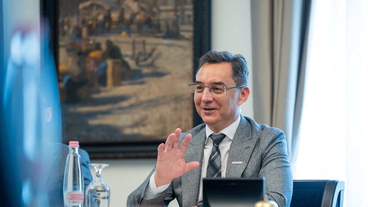Debrecen fideszes polgármestere szerint sértő a kormányszóvivő picsogós megjegyzése
