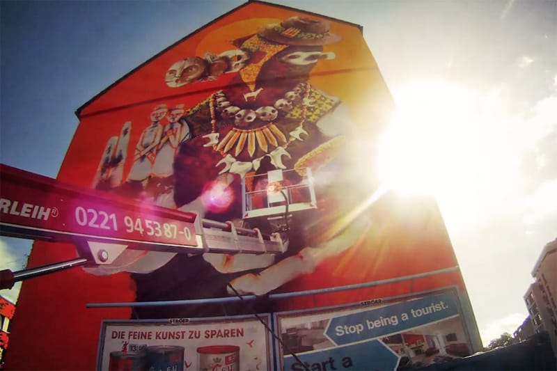 Zsivány chilei graffitis tette rá a kezét egy kölni ház oldalára (videó)