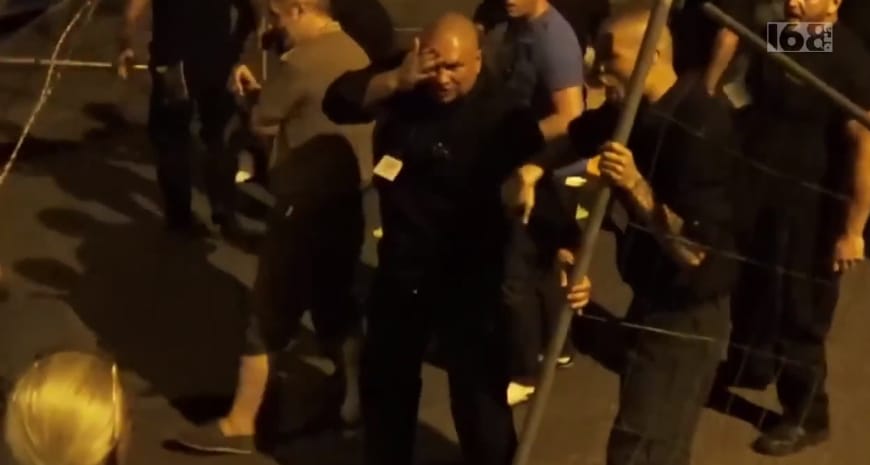 Videó van a kopasz áldozat elleni brutális értelmiségitámadásról