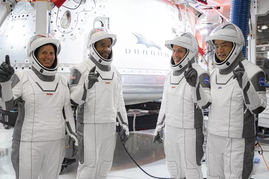 Megismételné a történelmi sikerét a SpaceX, négy űrhajóst vinne a Nemzetközi Űrállomásra