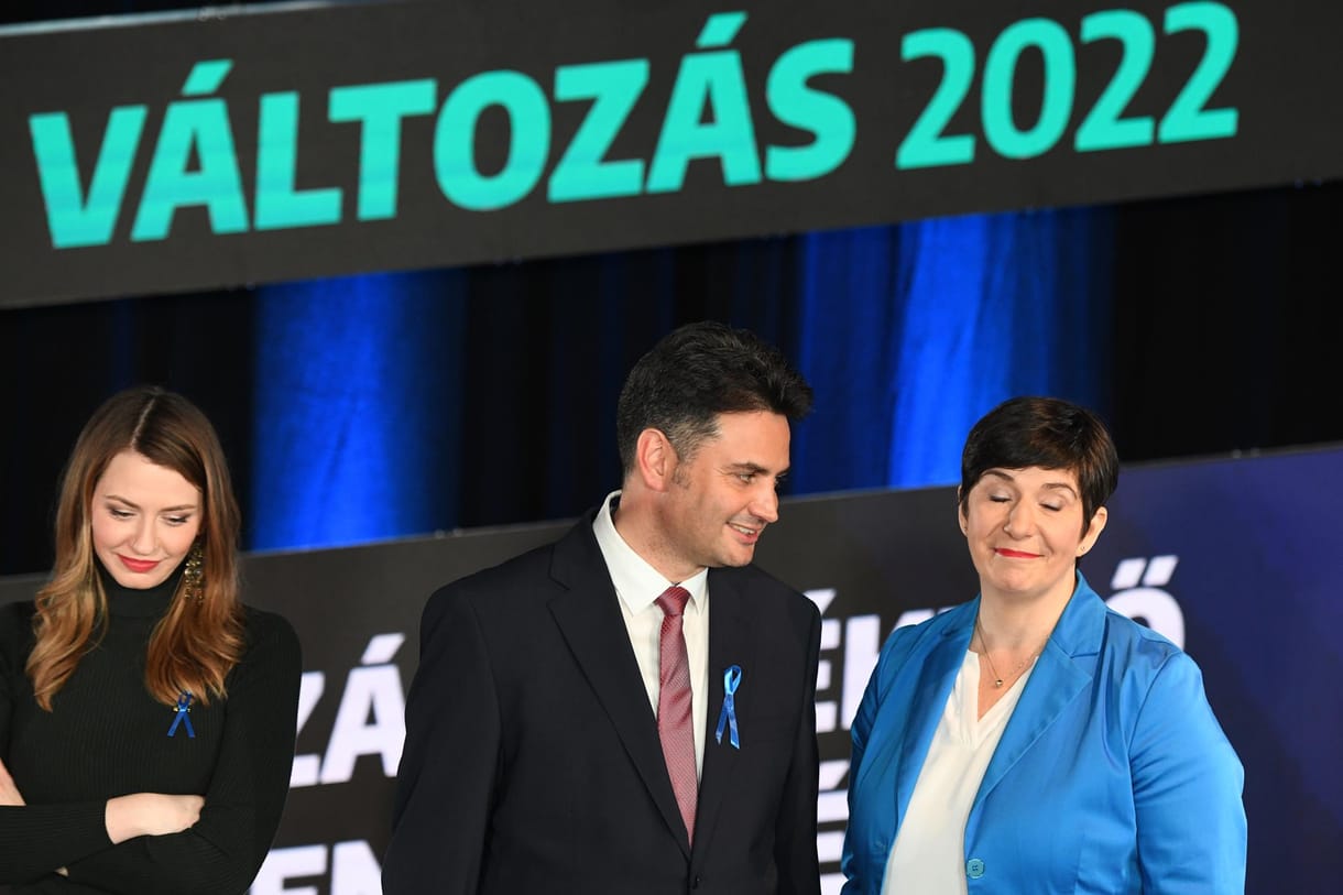 A rövid, ám velős üzeneteket keresi a kampányhoz az egyesült ellenzék