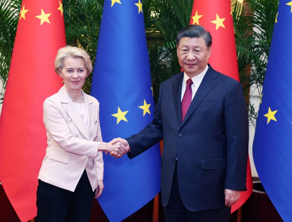 Ursula von der Leyen bízik abban, hogy Kína nem szállít fegyvereket Oroszországnak, viszont aggódik az ujgurok miatt