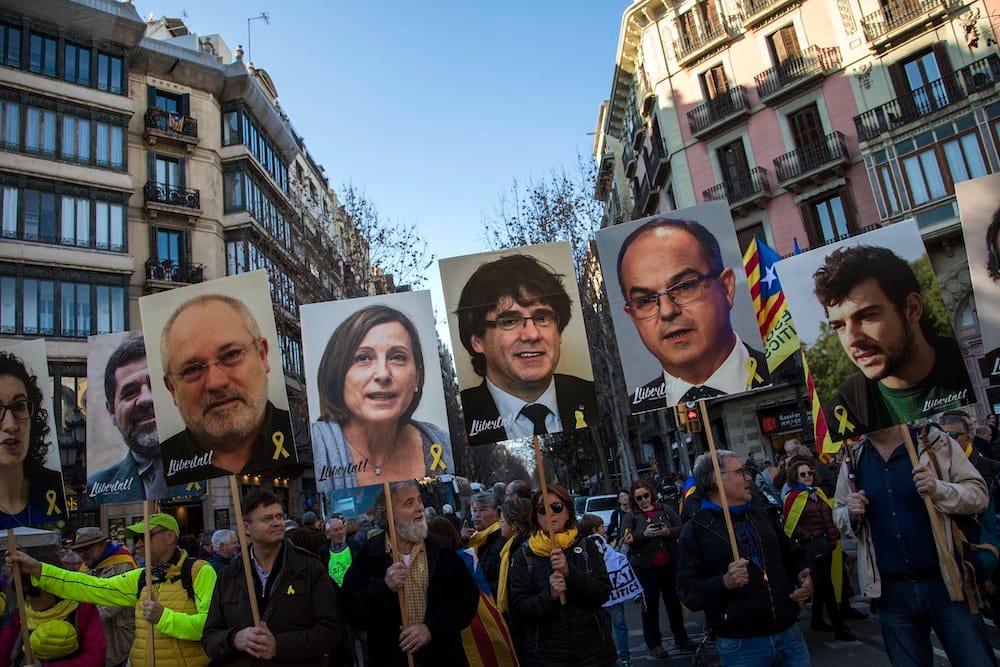 Százezrek tüntettek Barcelonában a katalán függetlenség mellett