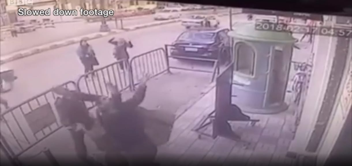 A nap hőse a rendőr, aki puszta kézzel kapta el a harmadikról kizuhant gyermeket