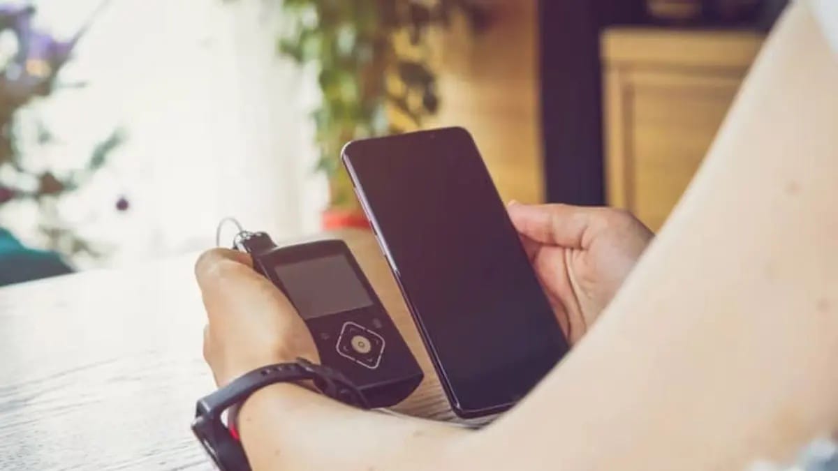 A cukorbeteg gyerekek maguknál tarthatják az iskolában a mobiltelefont