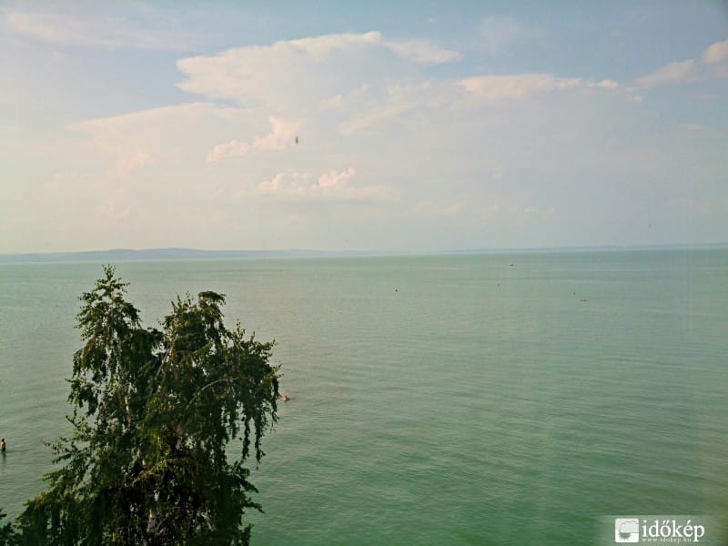 10 centivel magasabb a Balaton vízszintje, mint kellene