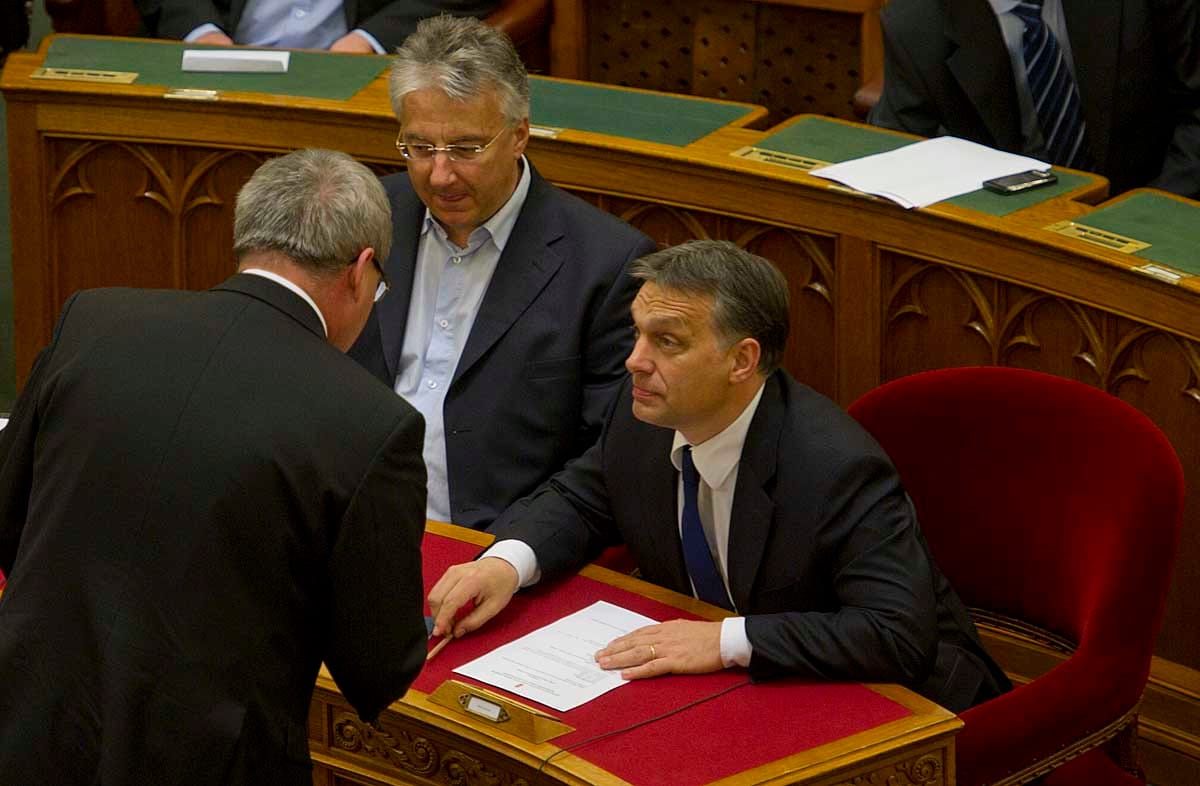 Orbánék zsarolásra használhatják a pótadót