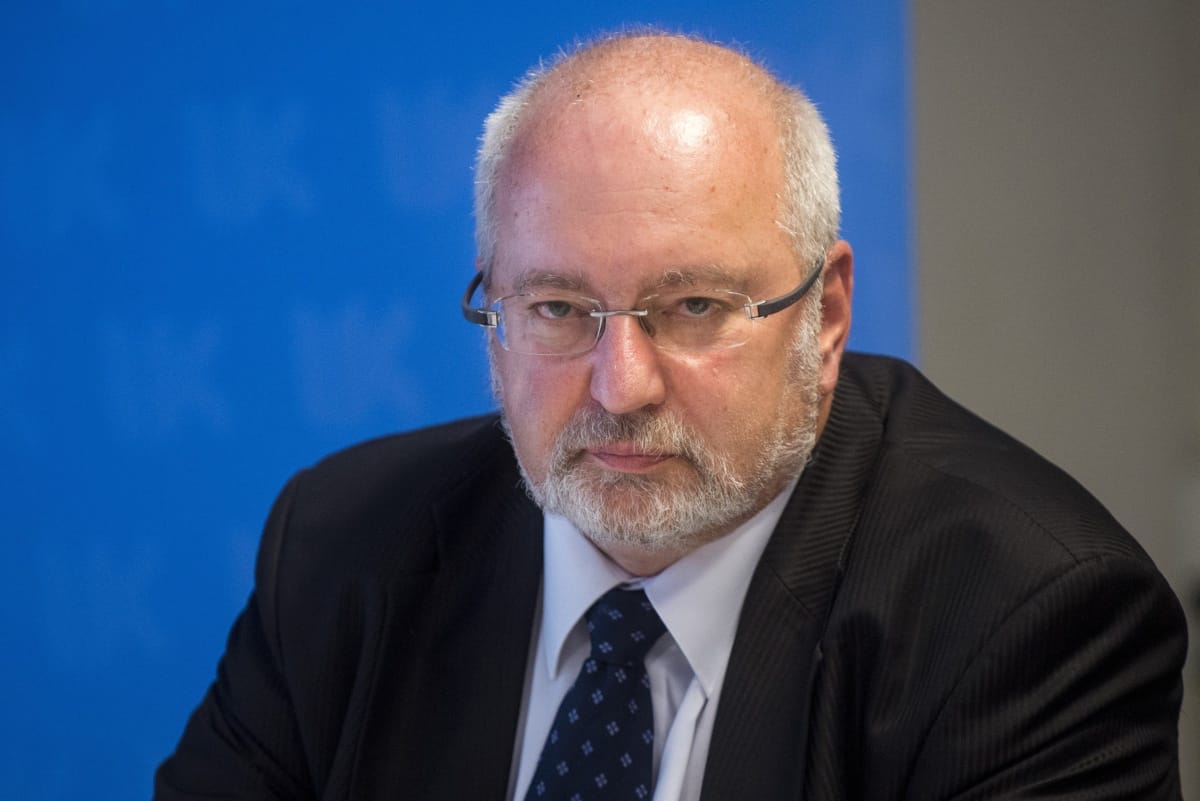Mégsem kell Eörsinek a kormány jelölése