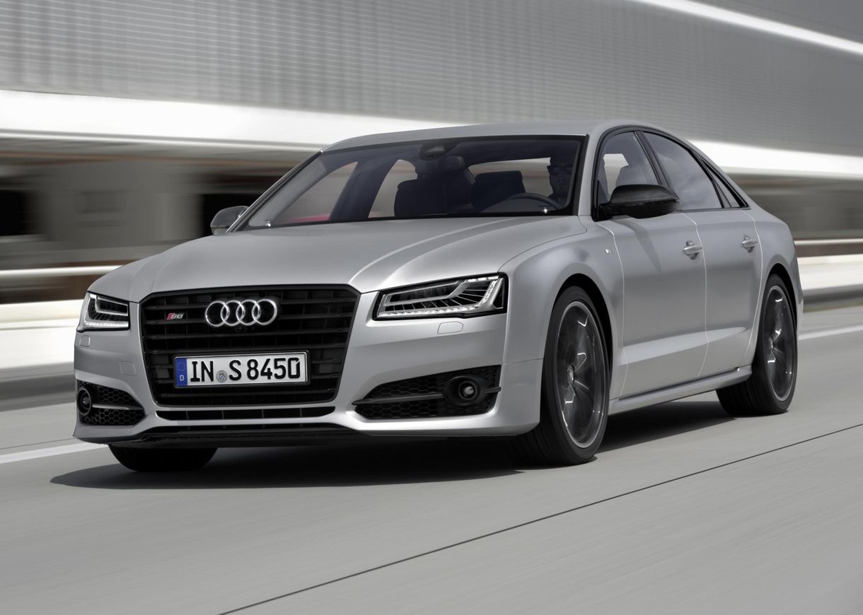 Igazi menekülő autó az új Audi S8 Plus