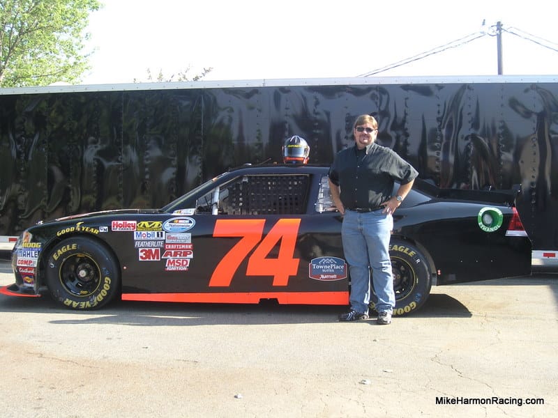 Versenyautók lopásával vádolnak egy NASCAR-pilótát