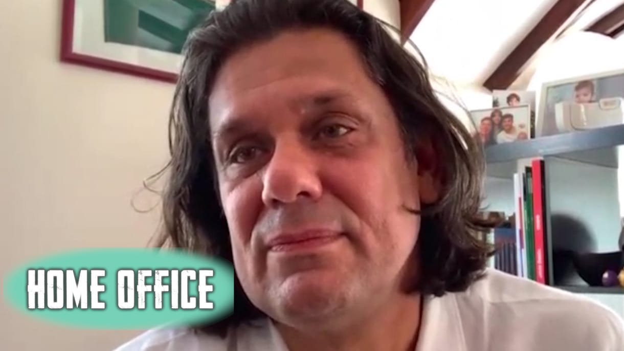 Deutsch Tamás a Home office-ban: 
