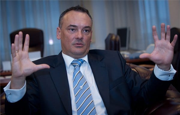 Fidesz mutyi az offshore parkolóházban Győrben?