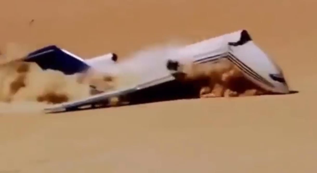 Tíz éve történt: hagytak lezuhanni egy Boeing 727-est, hogy kiderüljön, hol a legbiztonságosabb ülni a repülőgépen