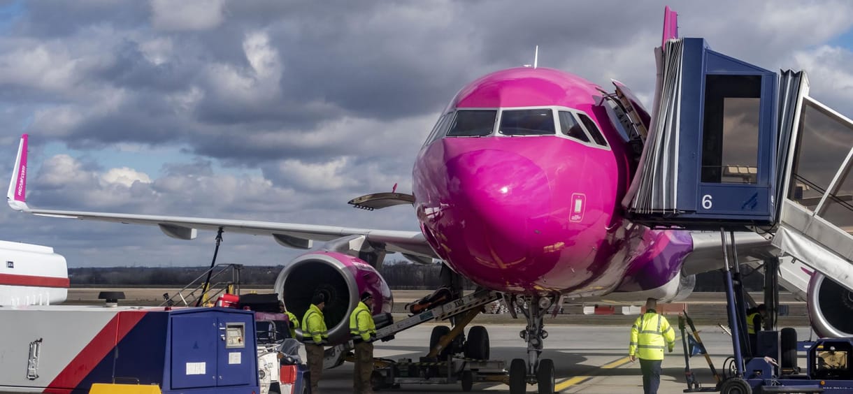 Részletezte a Wizz Air, mely járatait érinti a koronavírus